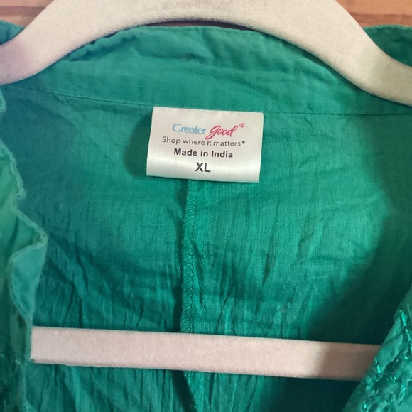 Greater Good Crepe Blouse with embroidery and sequins in beautiful green - Picture 2 of 4